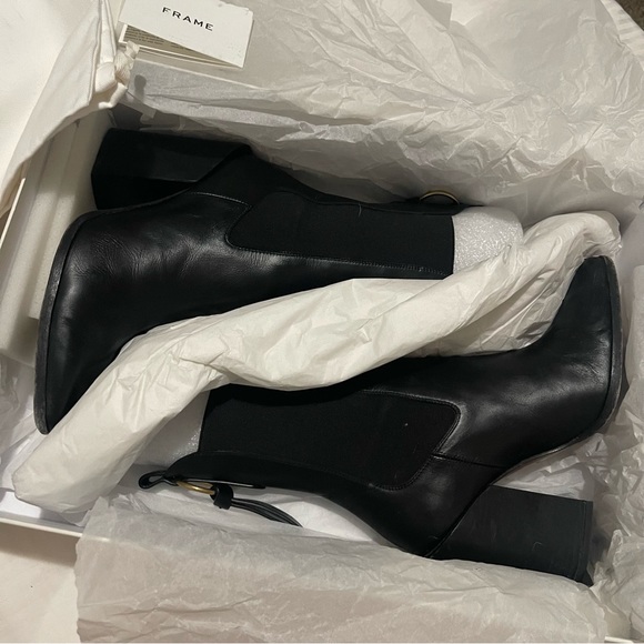 FRAME Boots with Box and Dust Bag - Picture 2 of 11